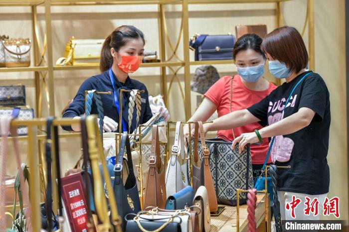 "十一"假期海南离岛免税销售额同比增长66.9%